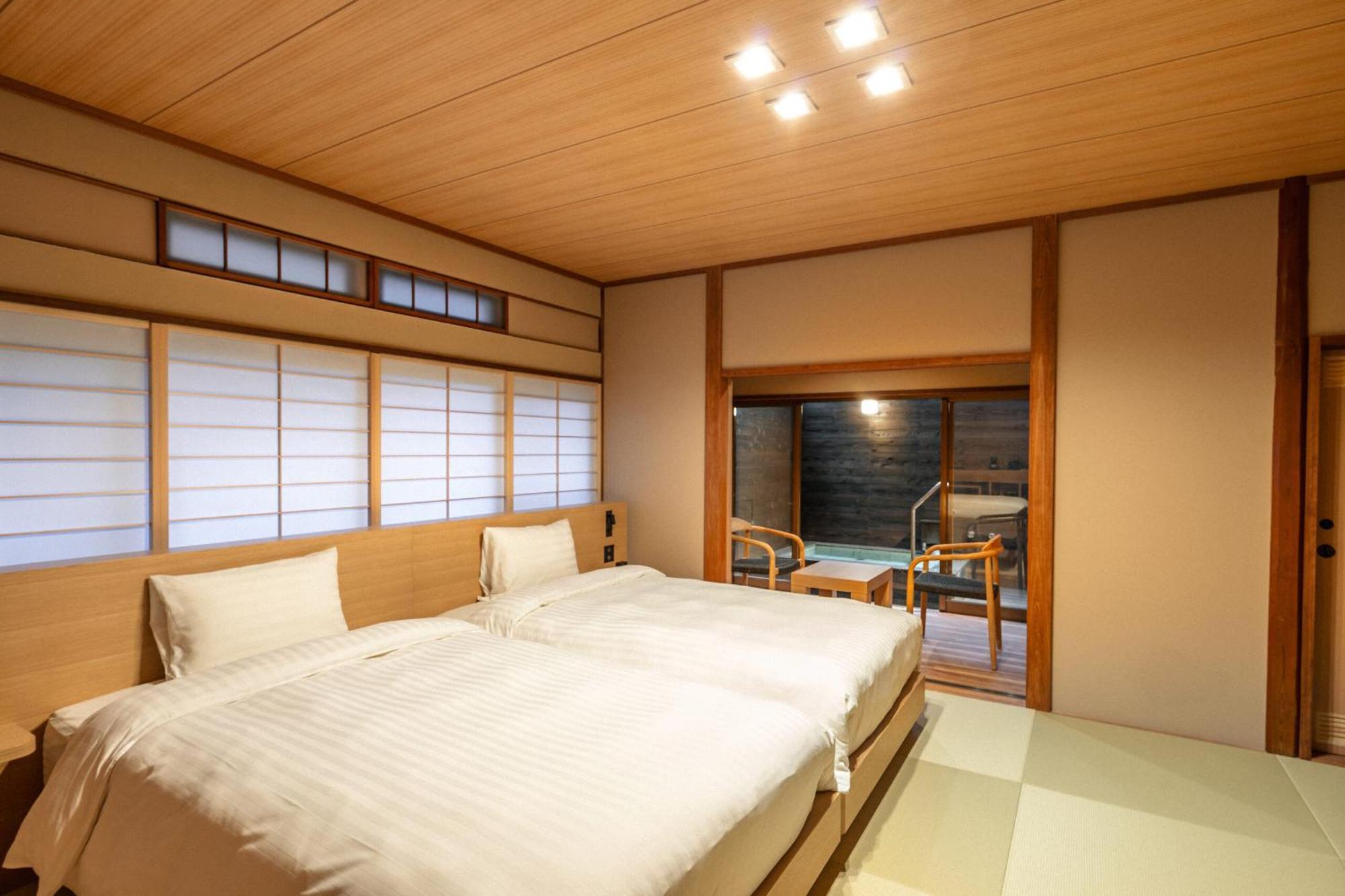 源泉掛け流しの宿albergo湯楽 Yugawara Exteriör bild