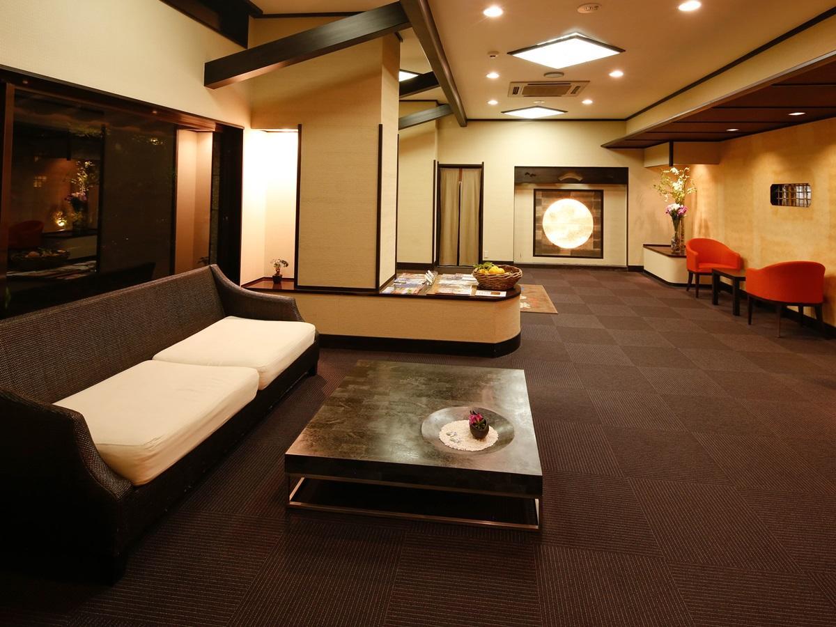 源泉掛け流しの宿albergo湯楽 Yugawara Exteriör bild
