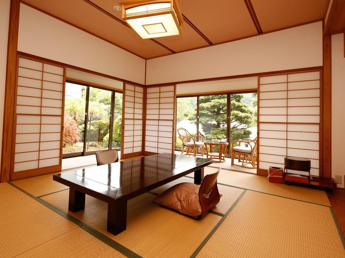 源泉掛け流しの宿albergo湯楽 Yugawara Exteriör bild