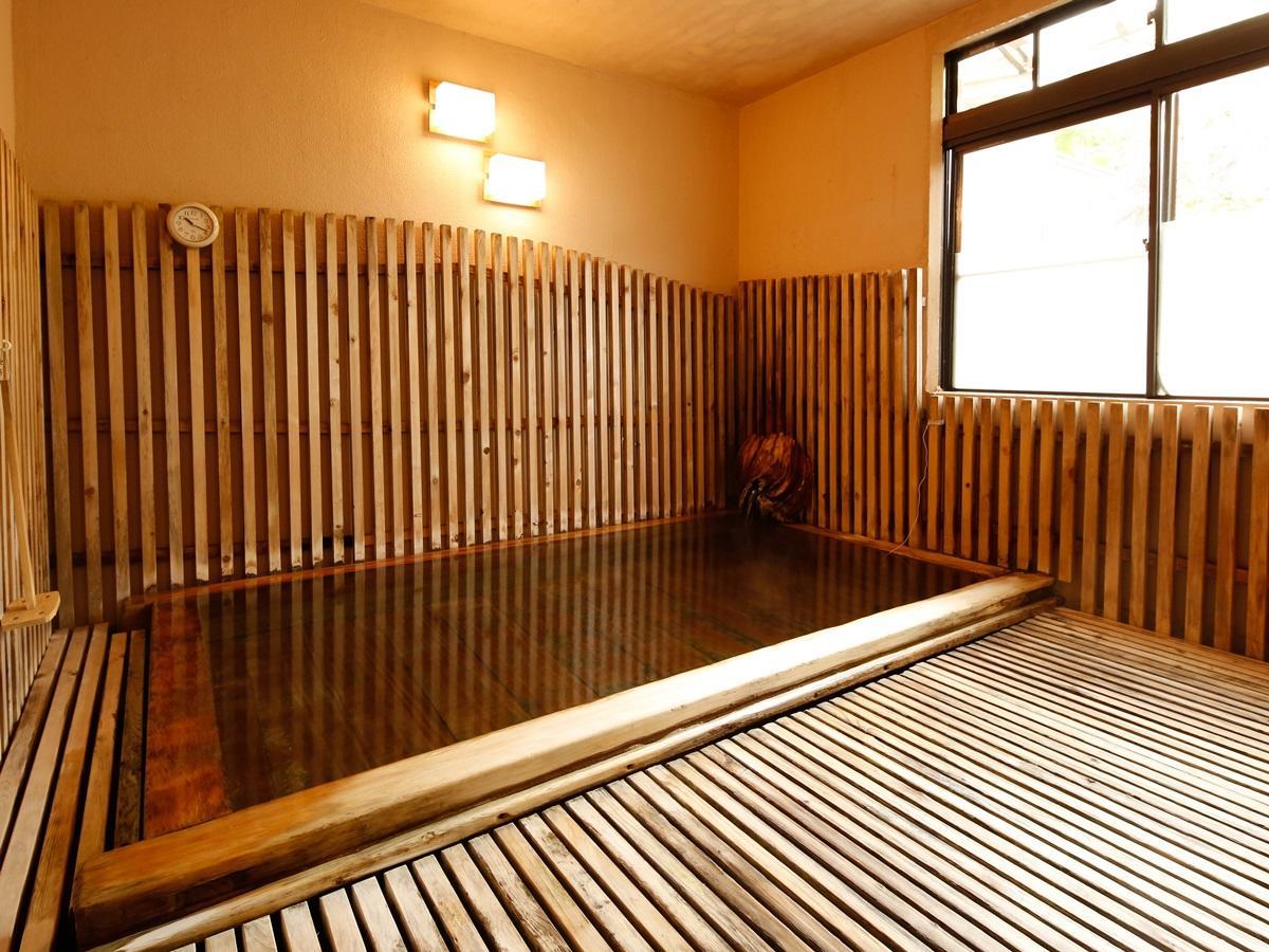 源泉掛け流しの宿albergo湯楽 Yugawara Exteriör bild